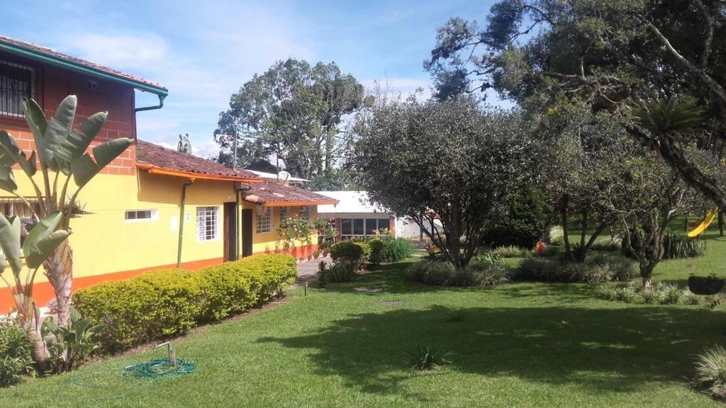 Finca Hotel La Ponderosa Rionegro Bagian luar foto