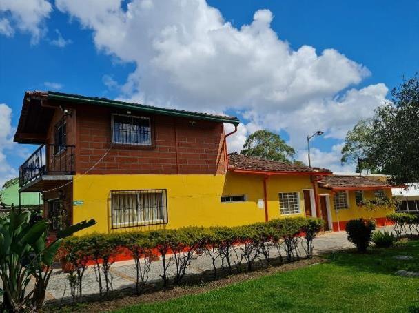 Finca Hotel La Ponderosa Rionegro Bagian luar foto